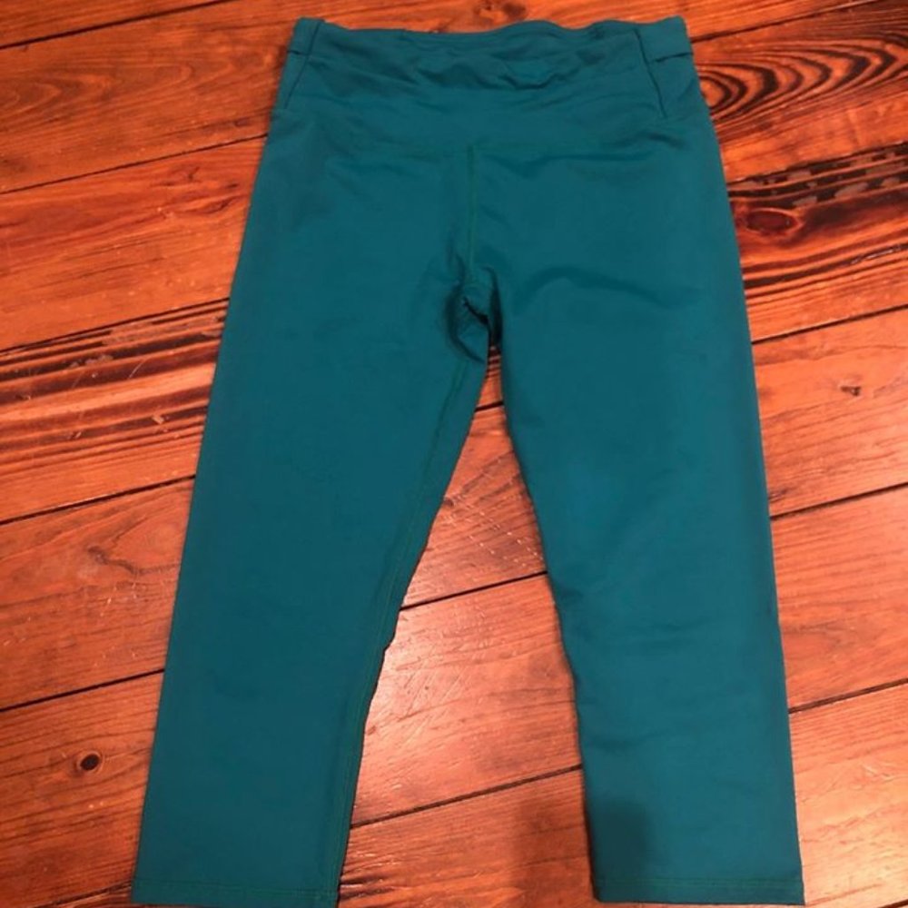 Fabletics Crop Leggings